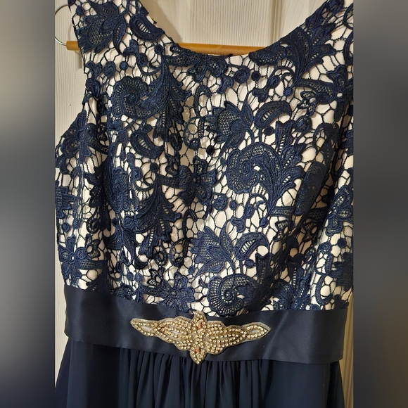 GRACE LEE Women's Long Evening Gown Lace Round Neck Prom Dress (Navy Blue)- L - Picture 6 of 7